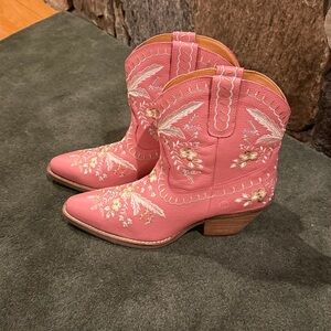 DINGO women’s PRIMROSE LEATHER BOOTIE